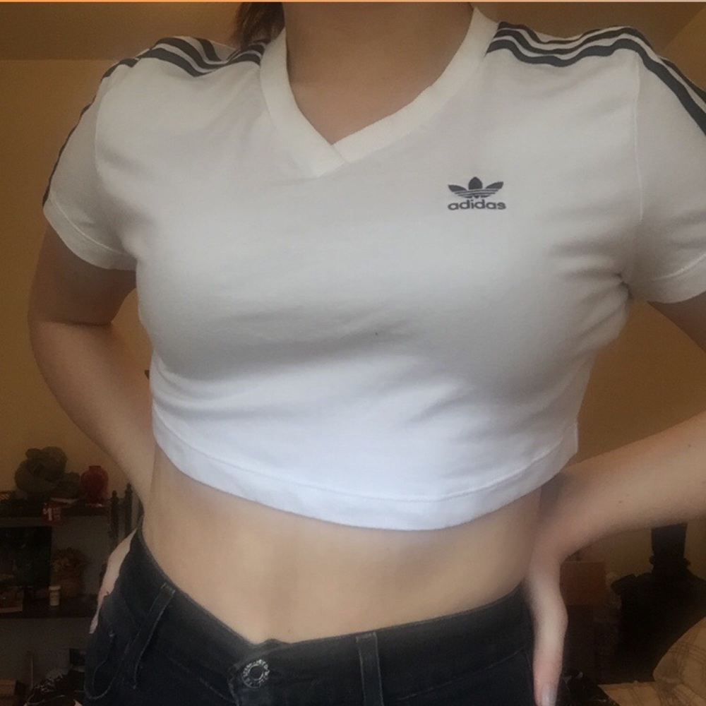 Cropped white adidas top🦋